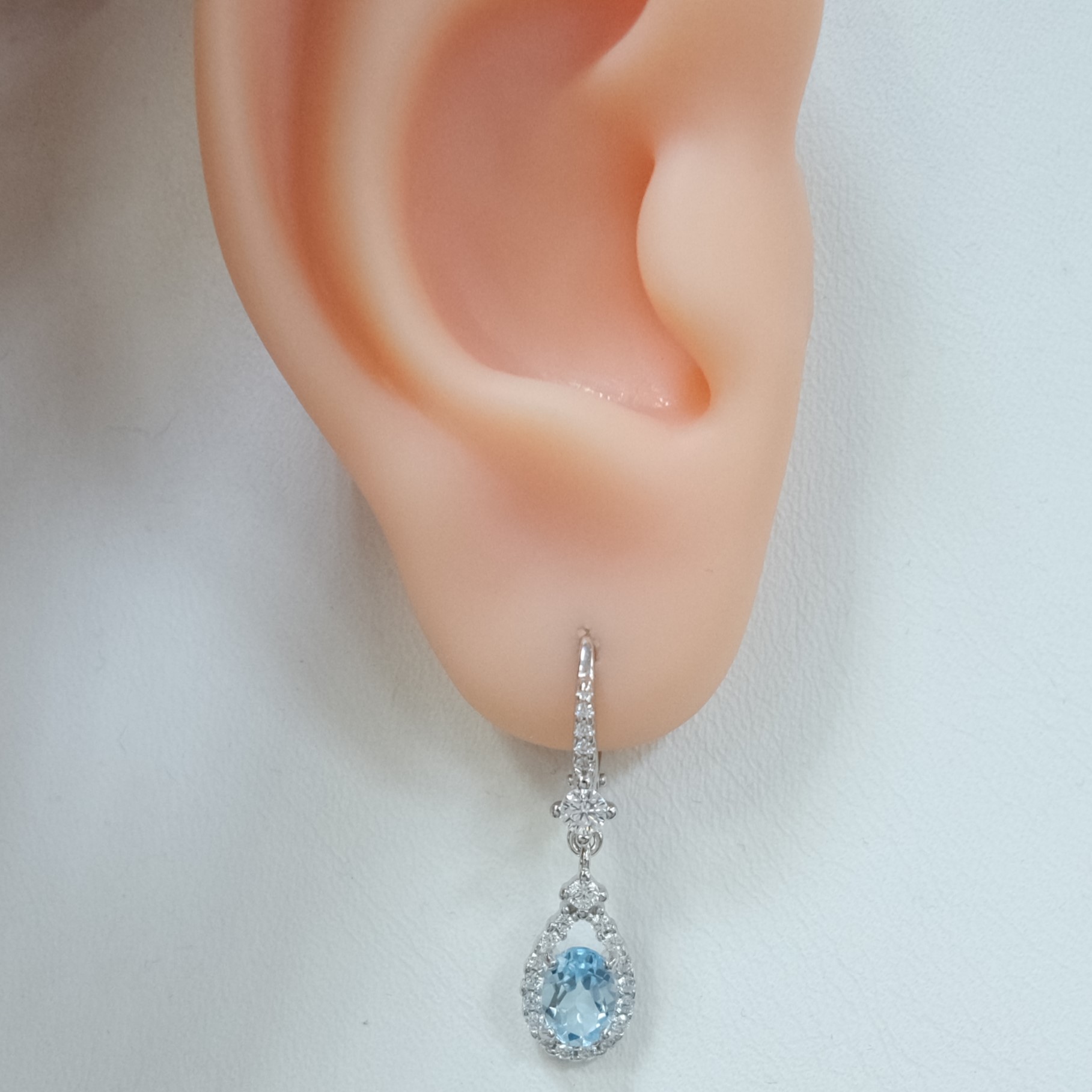 Серебряные серьги с топазами Скай